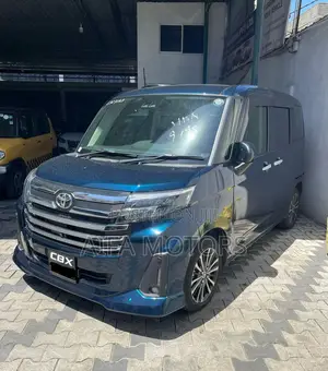 Toyota Roomy 2024 Blue