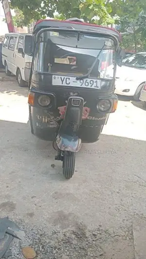 Bajaj RE 2010