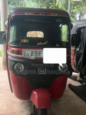Bajaj RE 2015