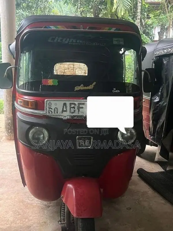 Bajaj RE 2015