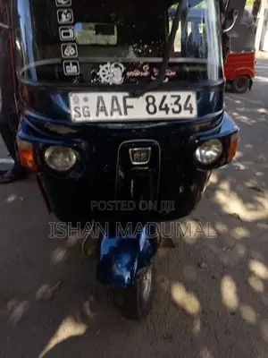 Bajaj RE 2013