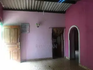 4 BHK House With 10 Perchss Land Sale Uduvara