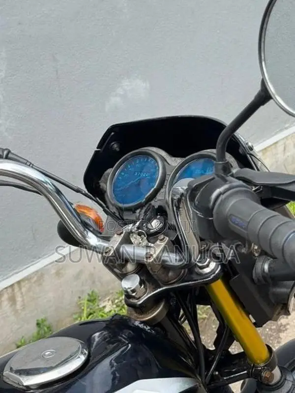 Bajaj CT100 2012