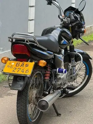Bajaj CT100 2012