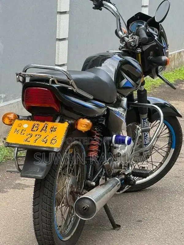 Bajaj CT100 2012