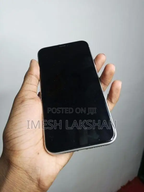 Apple iPhone XR (Used)