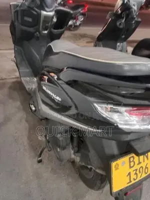 Suzuki Burgman 2020