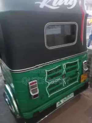 Bajaj RE 2017