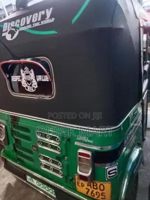 Bajaj RE 2017
