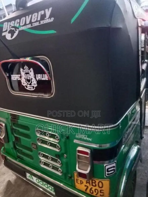 Bajaj RE 2017