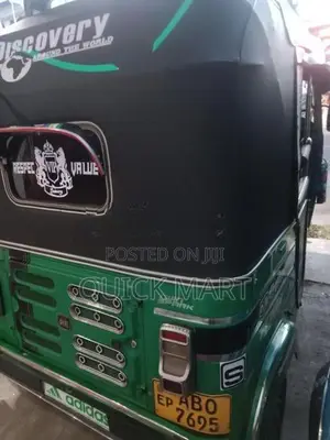 Bajaj RE 2017