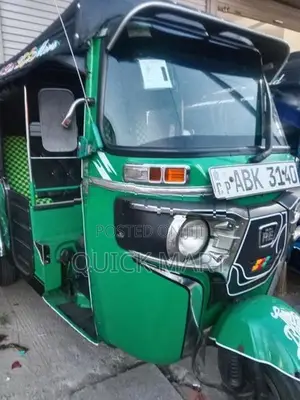 Bajaj RE 2017
