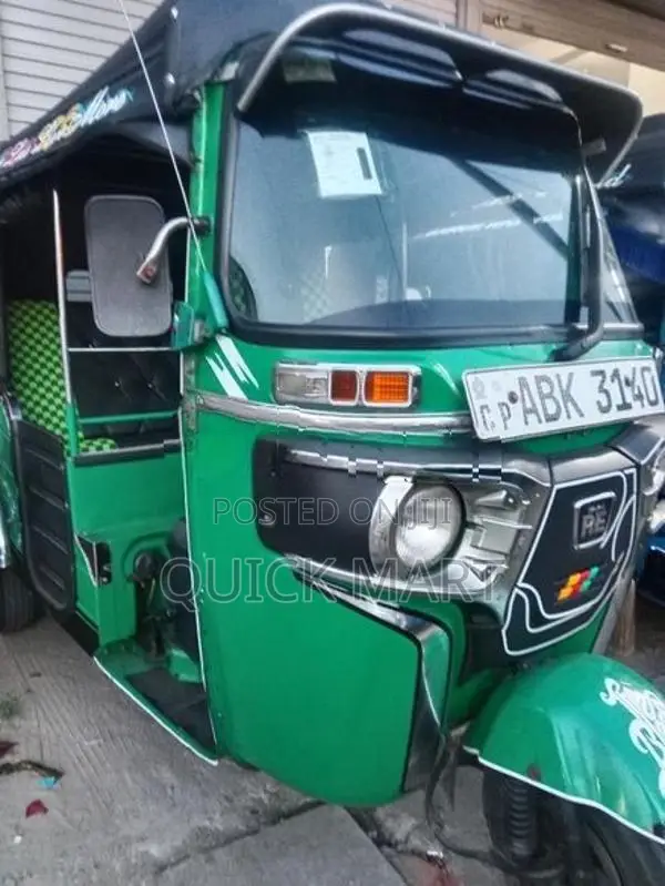 Bajaj RE 2017