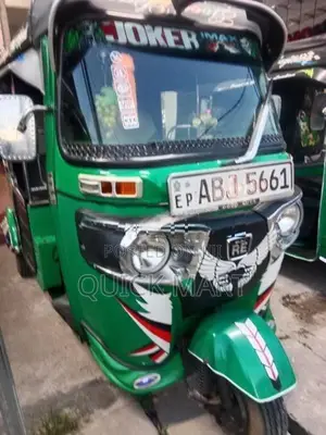Bajaj RE 2017