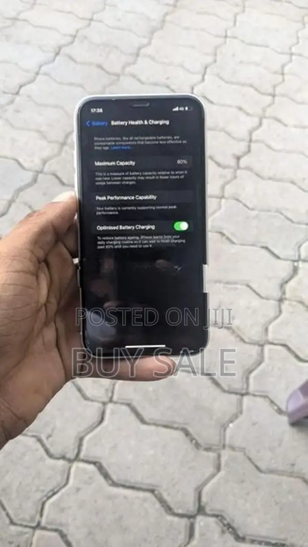 Apple iPhone XR (Used)