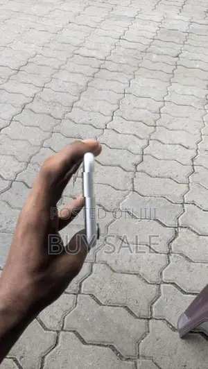 Apple iPhone XR (Used)