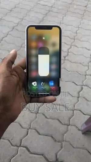 Apple iPhone XR (Used)