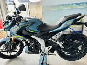 Bajaj Pulsar N160 Premium 2026