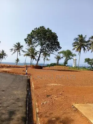 කදිම ඉඩමක් දෙවිනුවර නගරයෙන්