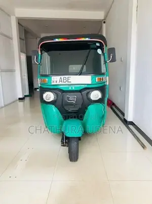 Bajaj RE 2015
