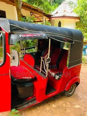 Bajaj RE 2016