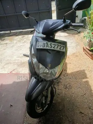 Yamaha Ray 2013