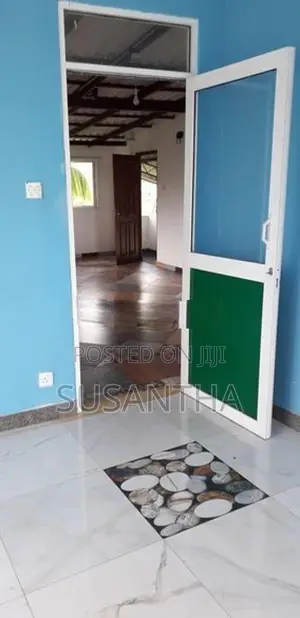 Upstairs House for Rent in Korathora ,athurugiriya