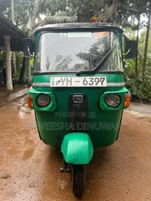 Bajaj RE 2010