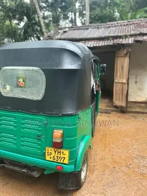Bajaj RE 2010
