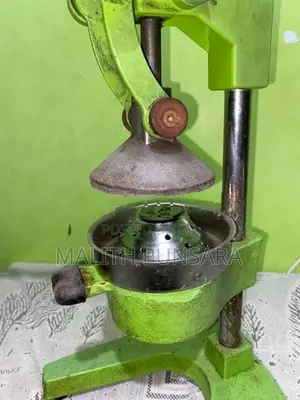 Used Heavy Duty Manual Cast Iron Orange Crush Machine
