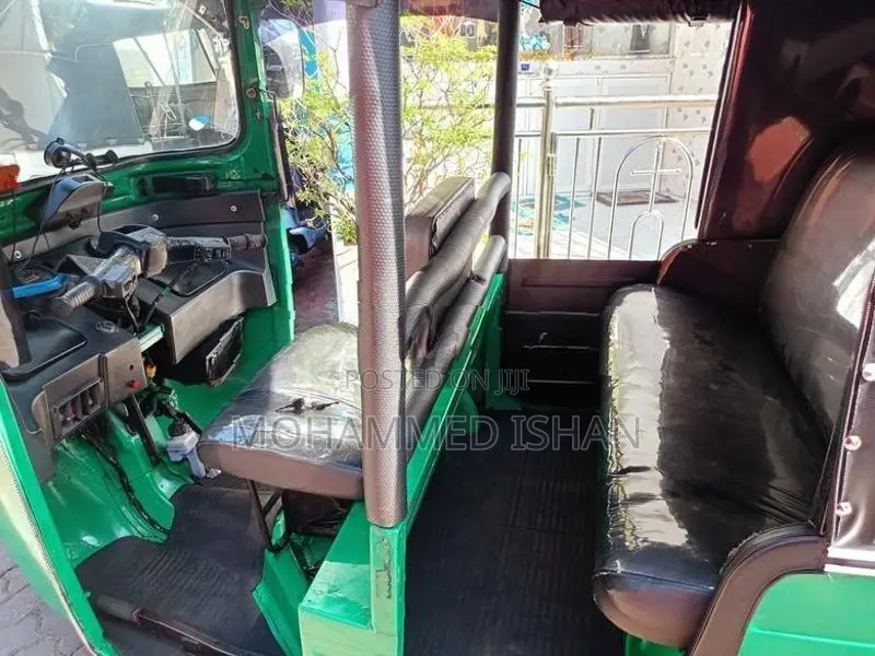 Bajaj RE 4 Stroke 2014