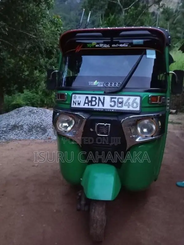 Bajaj RE 2016