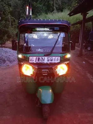 Bajaj RE 2016
