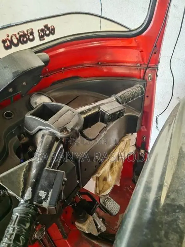 Bajaj RE 2012