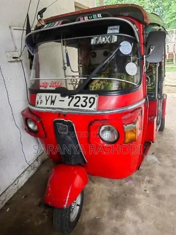 Bajaj RE 2012