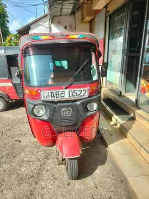 Bajaj RE 2018