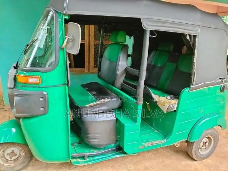 Bajaj RE Three Wheeler 2018