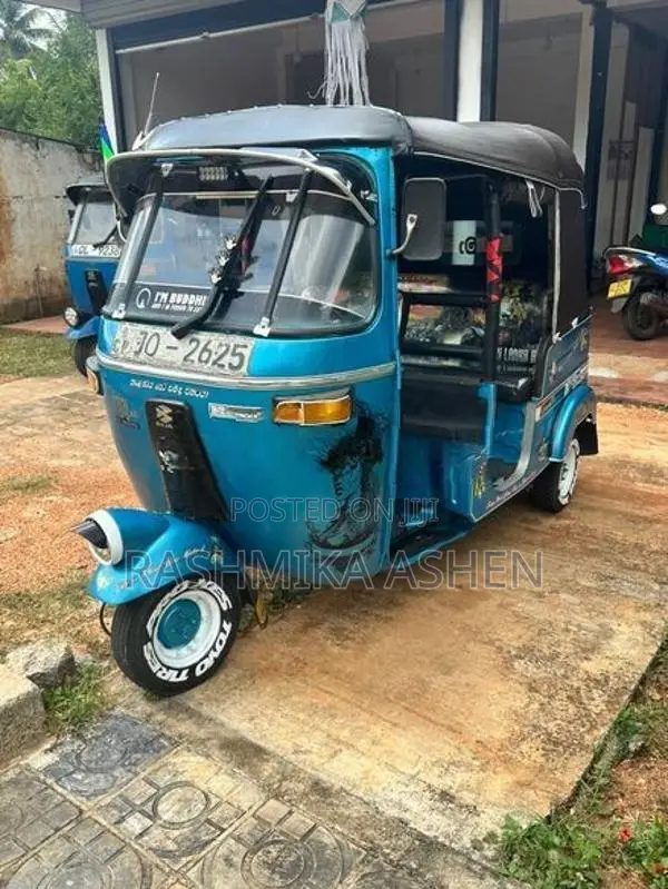 Bajaj RE 2004
