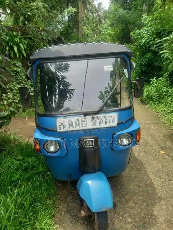 Bajaj RE 2013