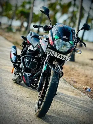 Bajaj Pulsar 180 2017