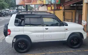 Mitsubishi Pajero 2001