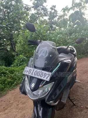 Suzuki Burgman Street 2020