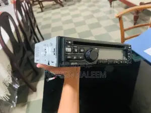 Car Audio Head Unit Clarion Z9C9 V6 180