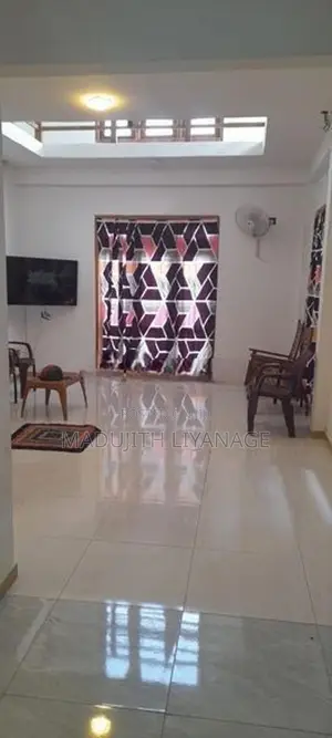 දෙහිඕවිට තෙමහල් නිවසක් නිවස විකිණීමට