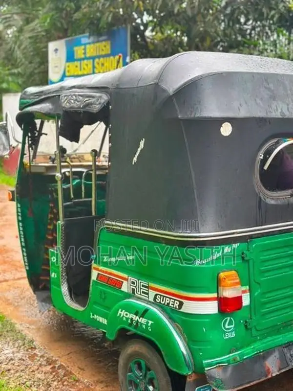 Bajaj RE 2001