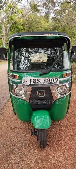 Bajaj RE 2019