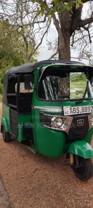 Bajaj RE 2019