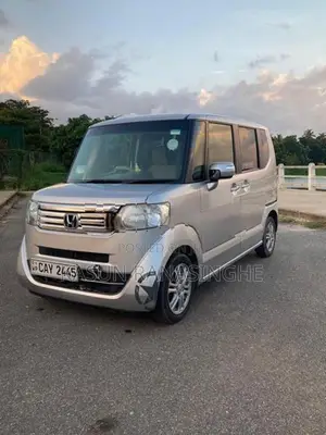 Honda N-Box 2015