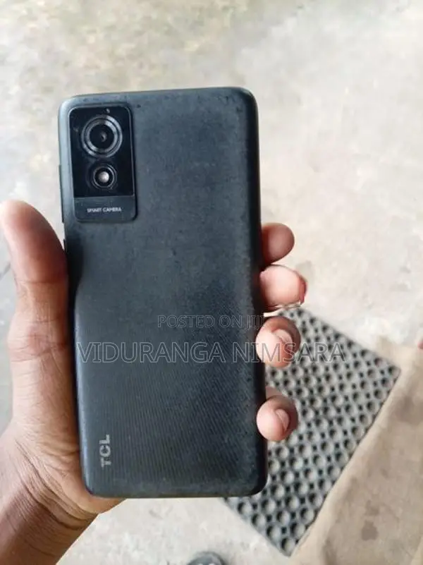 TCL 20E (Used)