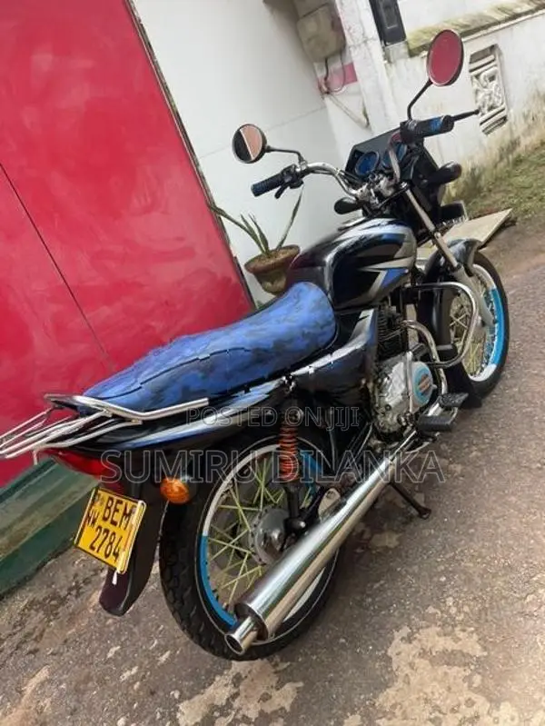 Bajaj CT100 2016